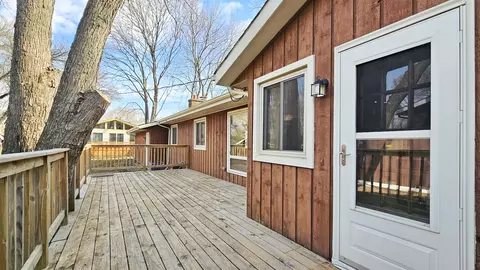 Exterior - 520 James Ct, Algonquin, IL 60102 photo 4 of 5