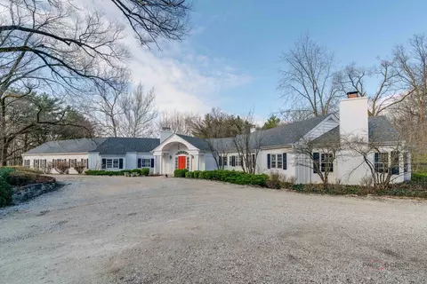 10010 Country Club Rd, Woodstock, IL 60098