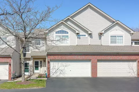 349 Abington Woods Dr #349, Aurora, IL 60502