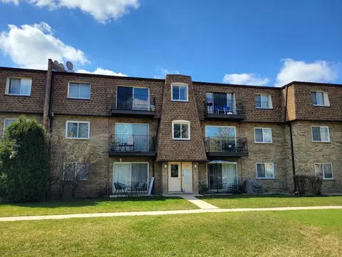 9437 Bay Colony Dr #3N, Des Plaines, IL 60016