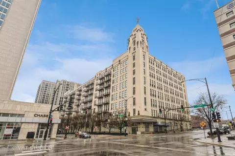 758 N Larrabee St #229, Chicago, IL 60610