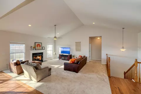 785 Simpson Ave, Elburn, IL 60119 photo 3