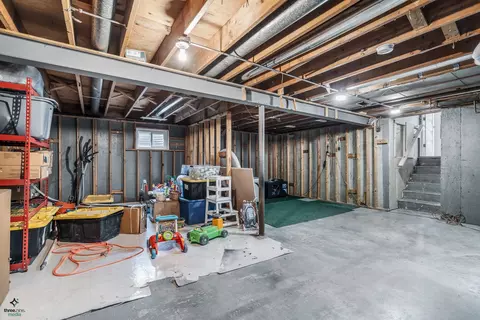 Exterior - 101 Westmere Rd, Des Plaines, IL 60016 photo 3 of 7