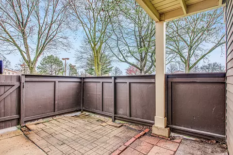 6 Fernwood Dr # D, Bolingbrook, IL 60440 photo 17