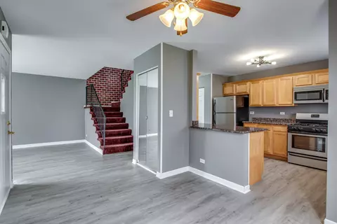 6 Fernwood Dr # D, Bolingbrook, IL 60440 photo 3