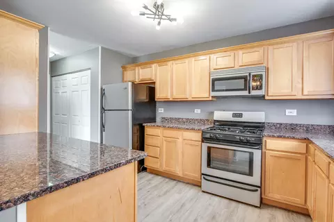 6 Fernwood Dr # D, Bolingbrook, IL 60440 photo 8