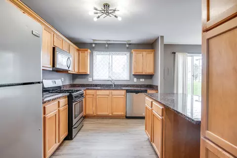 6 Fernwood Dr # D, Bolingbrook, IL 60440 photo 10
