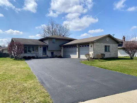 3402 Avondale Ln, New Lenox, IL 60451