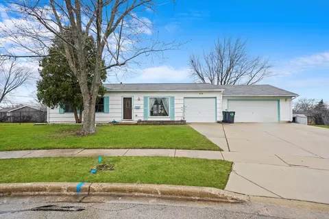 126 Seton Ct, Streamwood, IL 60107