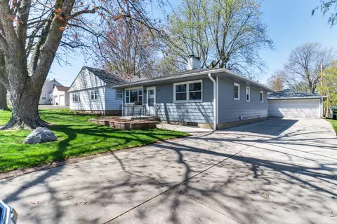 1108 N State St, Bloomington, IL 61701