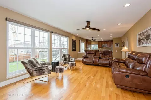 Living - 929 Annandale Dr, Elgin, IL 60123 photo 3 of 3