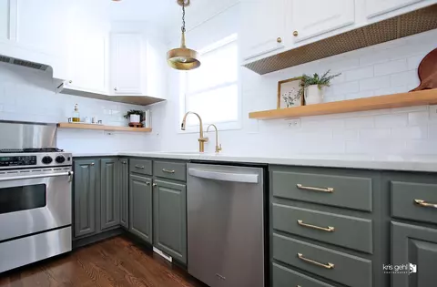 Kitchen - 3190 Haven Ln, Lindenhurst, IL 60046 photo 3 of 4