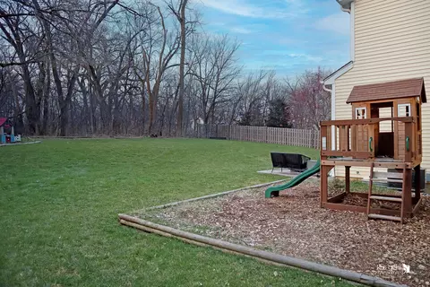 Exterior - 3190 Haven Ln, Lindenhurst, IL 60046 photo 5 of 5