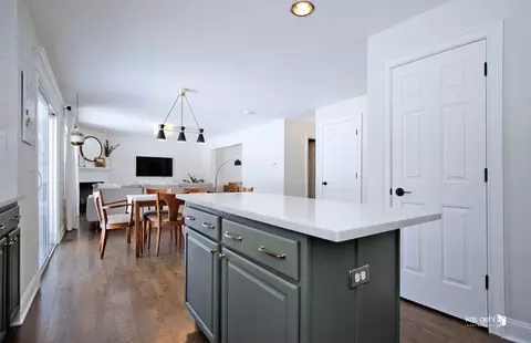 Kitchen - 3190 Haven Ln, Lindenhurst, IL 60046 photo 4 of 4