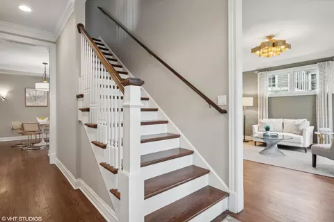 Entry Way - 920 Pine St, Winnetka, IL 60093 photo 1 of 2
