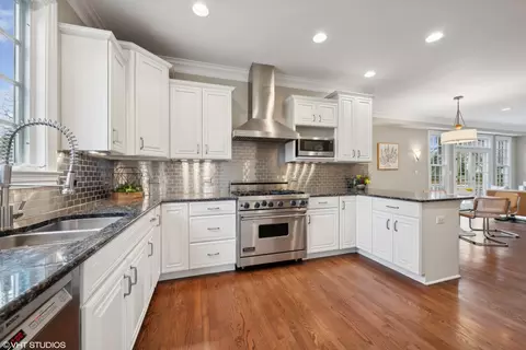 Kitchen - 920 Pine St, Winnetka, IL 60093 photo 2 of 2