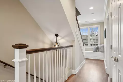 Entry Way - 920 Pine St, Winnetka, IL 60093 photo 2 of 2