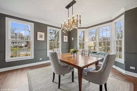 Dining - 920 Pine St, Winnetka, IL 60093 photo 2 of 4