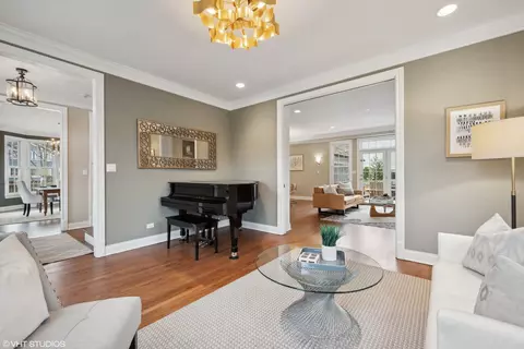 Living - 920 Pine St, Winnetka, IL 60093 photo 1 of 4