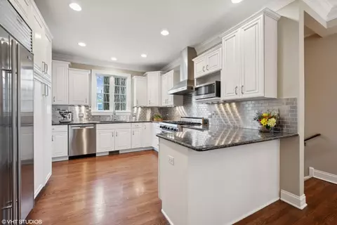 Kitchen - 920 Pine St, Winnetka, IL 60093 photo 1 of 2
