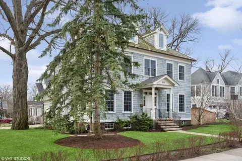 Exterior - 920 Pine St, Winnetka, IL 60093 photo 4 of 4