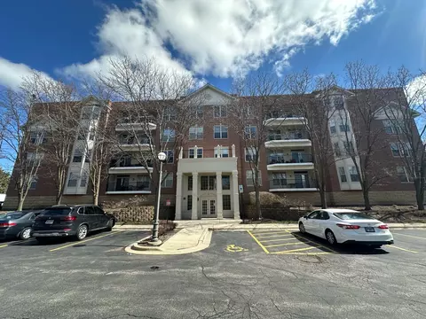 3115 Town Square Dr #302, Rolling Meadows, IL 60008