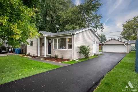 5832 W 88th Pl, Oak Lawn, IL 60453