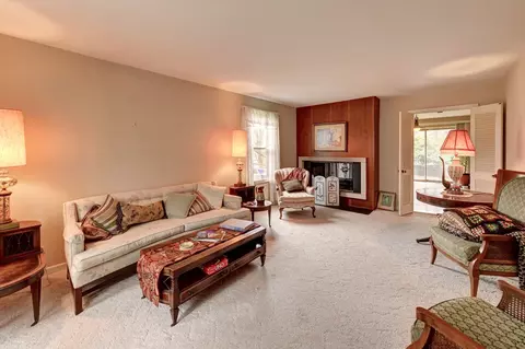 Living - 20739 Brookwood Dr, Olympia Fields, IL 60461 photo 2 of 3