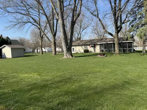 Exterior - 210 N Pine St, Maroa, IL 61756 photo 5 of 11