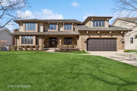 1318 Saint William Dr, Libertyville, IL 60048