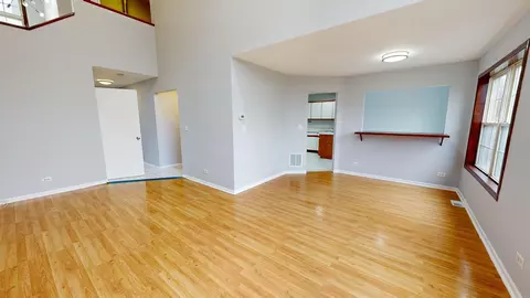 175 Avalon Ct, Roselle, IL 60172 photo 2