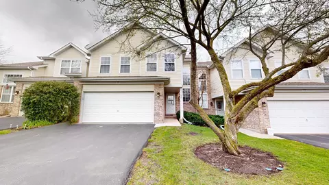 175 Avalon Ct, Roselle, IL 60172