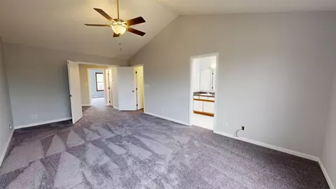 175 Avalon Ct, Roselle, IL 60172 photo 9
