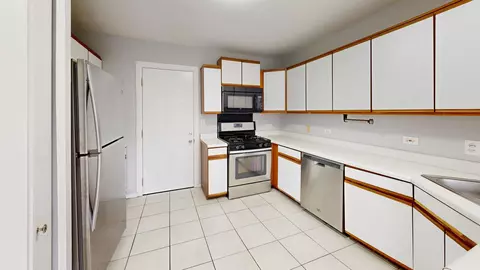 175 Avalon Ct, Roselle, IL 60172 photo 5