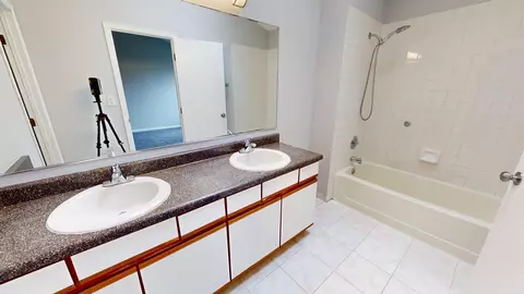 175 Avalon Ct, Roselle, IL 60172 photo 10