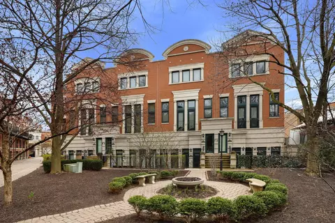 424 W Armitage Ave #E, Chicago, IL 60614