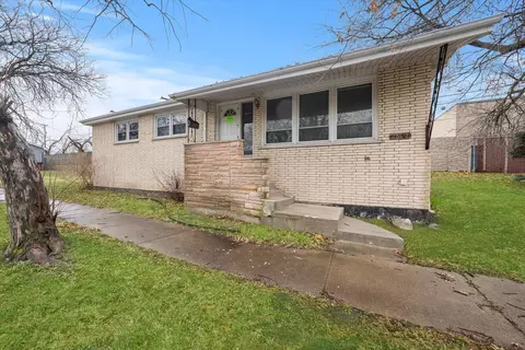 2647 W 94th Pl, Evergreen Park, IL 60805