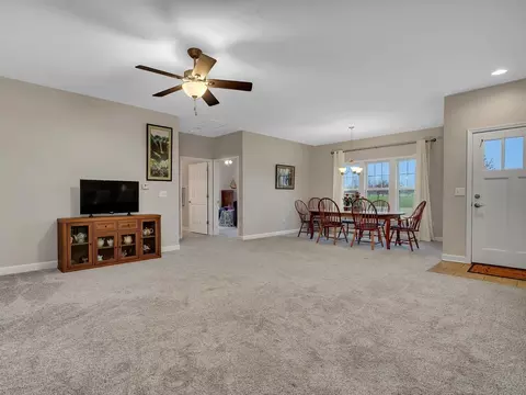 Living - 1307 Sioux Turn, Kankakee, IL 60901 photo 2 of 4