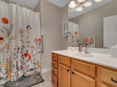 Bath - 1307 Sioux Turn, Kankakee, IL 60901 photo 1 of 2