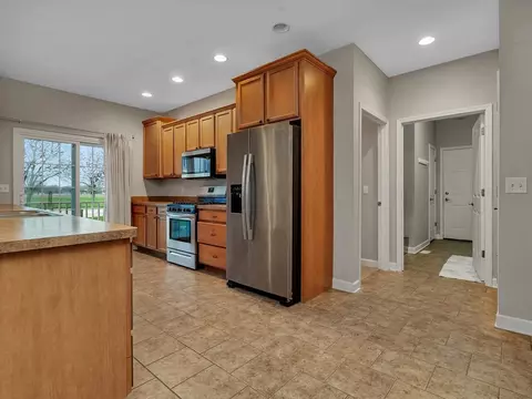 Kitchen - 1307 Sioux Turn, Kankakee, IL 60901 photo 2 of 5