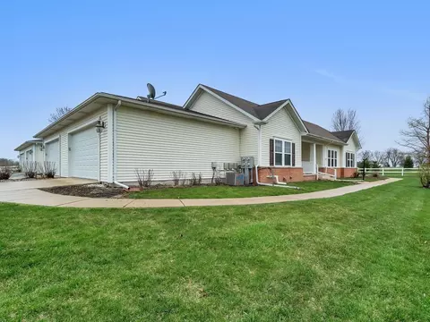 Exterior - 1307 Sioux Turn, Kankakee, IL 60901 photo 6 of 7