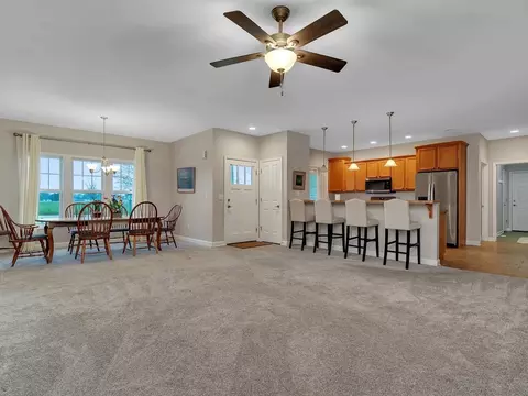 Living - 1307 Sioux Turn, Kankakee, IL 60901 photo 1 of 4