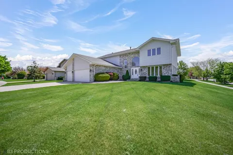 7819 Lakeside Dr, Tinley Park, IL 60487