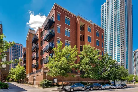 330 N Clinton St #604, Chicago, IL 60661