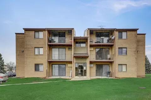 9935 El Cameno Real Dr #3A, Orland Park, IL 60462
