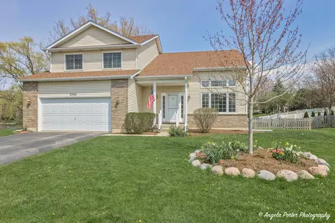 2336 Potomac Ct, Lindenhurst, IL 60046