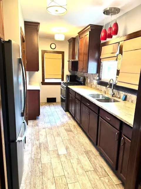 430 Enterprise St, Elgin, IL 60120 photo 4