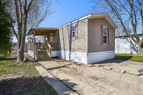 4809 Windsor Rd #D11, Champaign, IL 61822