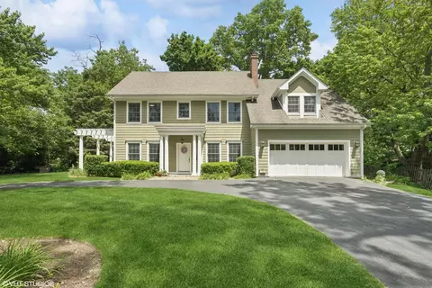104 Walnut St, Clarendon Hills, IL 60514