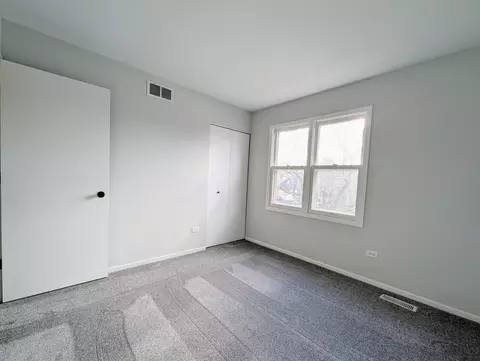 Bedroom - 1465 Misthaven Ln, Elgin, IL 60123 photo 2 of 3
